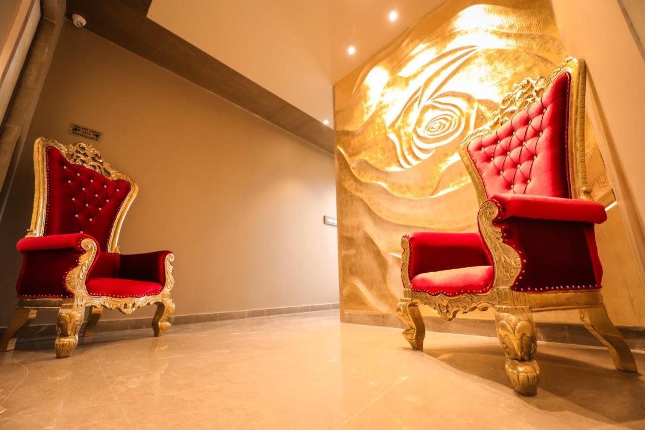 Hotel Mvr Grand Κανπούρ Εξωτερικό φωτογραφία