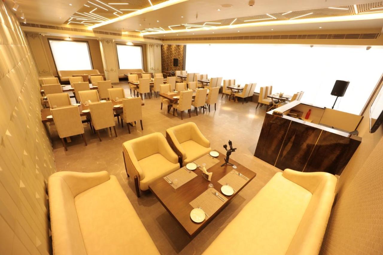 Hotel Mvr Grand Κανπούρ Εξωτερικό φωτογραφία
