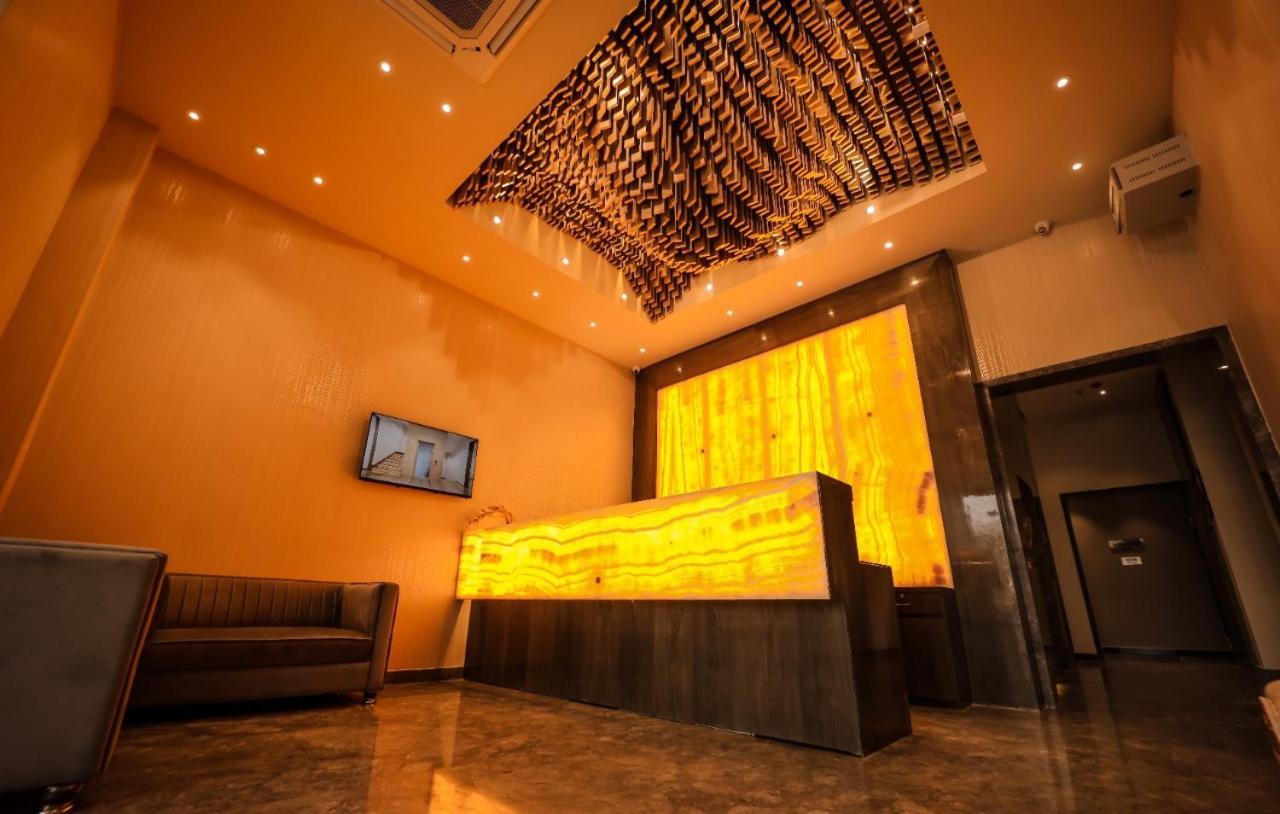Hotel Mvr Grand Κανπούρ Εξωτερικό φωτογραφία