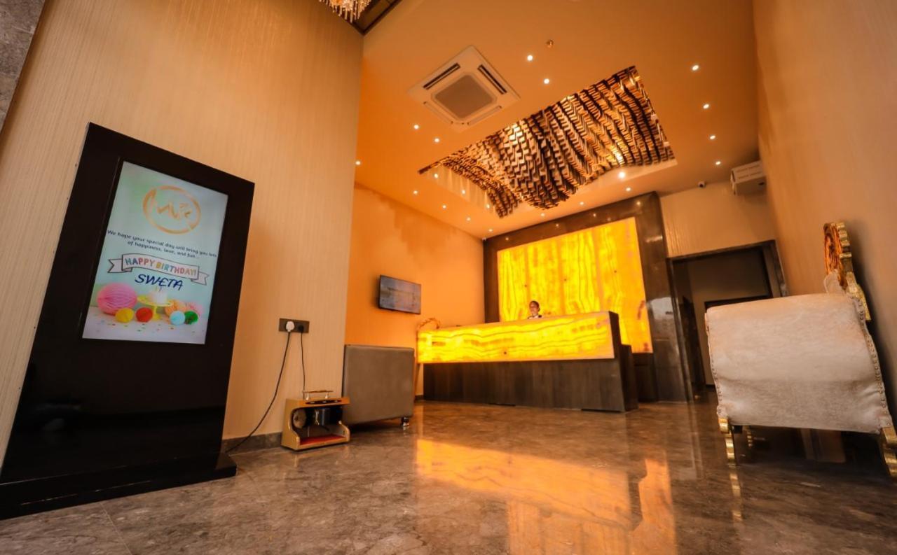Hotel Mvr Grand Κανπούρ Εξωτερικό φωτογραφία