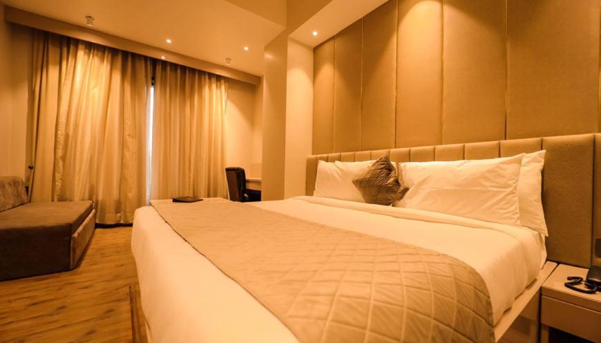 Hotel Mvr Grand Κανπούρ Εξωτερικό φωτογραφία